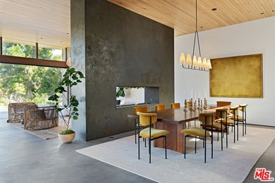 A new contemporary, this Point Dume residence designed by - photo 6