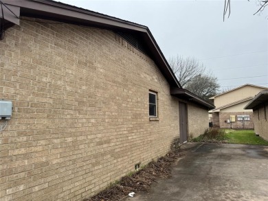 Prime Commercial Space Near Medical Hub - Ideal for Healthcare