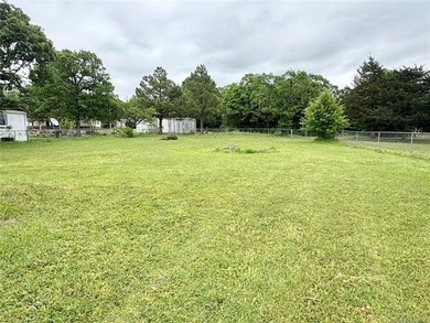 This clean and tidy 2 bed, 2 bath home is located in the highly - photo 23