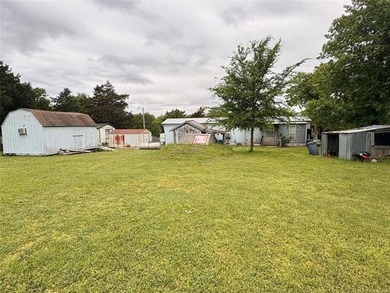 This clean and tidy 2 bed, 2 bath home is located in the highly - photo 25