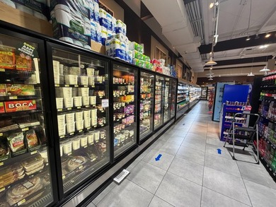 This strategically located grocery store presents an outstanding - photo 8