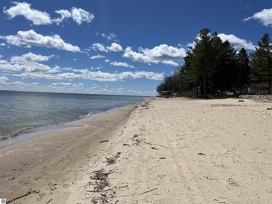 Very desirable stretch of sugar-sand beach with 60 frontage - photo 2