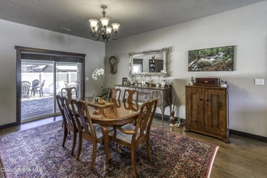 Exceptional location, custom home with an open design, mountain - photo 14