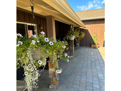 Exceptional location, custom home with an open design, mountain - photo 15