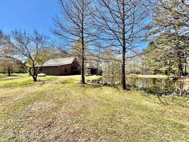 This beautifully built 1,940 sq ft two-story brick home, built - photo 3