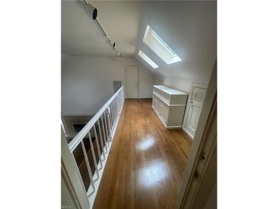 Exceptional Ghent Square Living. New interior and exterior paint - photo 3