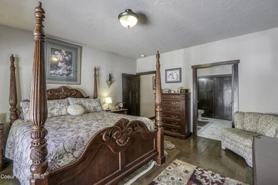 Exceptional location, custom home with an open design, mountain - photo 24