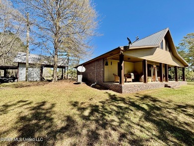 This beautifully built 1,940 sq ft two-story brick home, built - photo 4