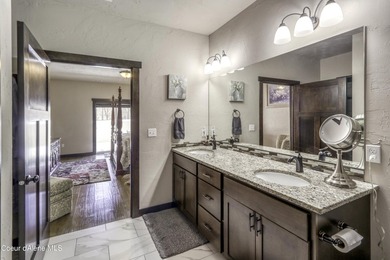 Exceptional location, custom home with an open design, mountain - photo 26