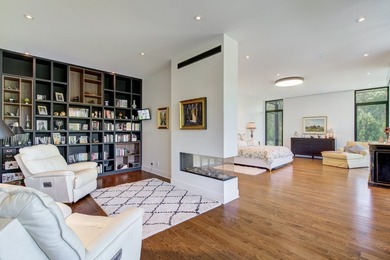 Refined architecture, dramatic living spaces, integrated - photo 26