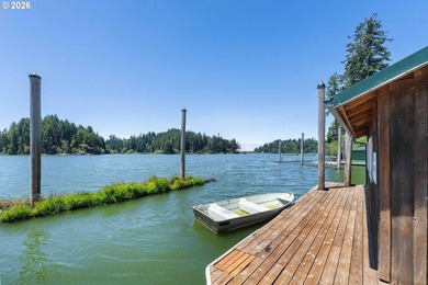 Drive-to Tenmile Lake waterfront retreat with rare boathouse and - photo 34