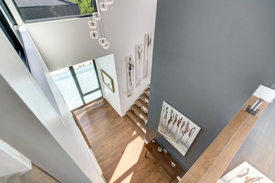 Refined architecture, dramatic living spaces, integrated - photo 41