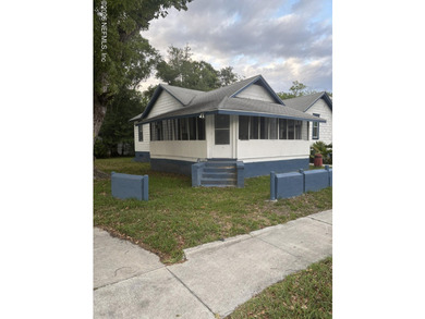Investor special! This property is priced to sell and offers a - photo 1