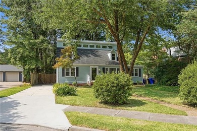 Welcome home to 104 W Arden Circle! With a blend of tasteful - photo 3