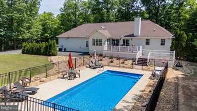 Welcome to your private Lake Anna retreat! Situated on 3.28 - photo 4