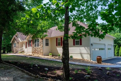 Welcome to your private Lake Anna retreat! Situated on 3.28 - photo 8