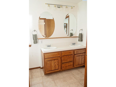 MLS# 294316 A Rare Opportunity - Exceptional Quality, Thoughtful - photo 12