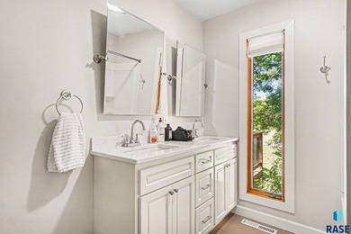 Escape to a private wooded reserve! Imagine a beautiful home - photo 14