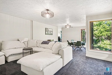 Escape to a private wooded reserve! Imagine a beautiful home - photo 15