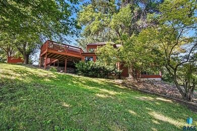Escape to a private wooded reserve! Imagine a beautiful home - photo 23