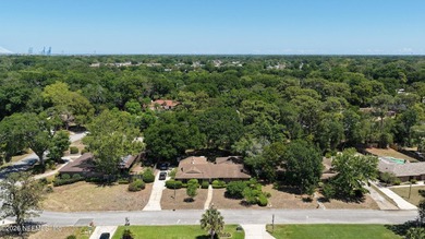 This spacious single-family home offers great bones and plenty - photo 4