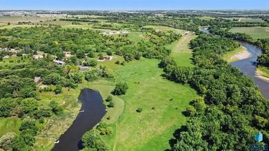Escape to a private wooded reserve! Imagine a beautiful home - photo 24