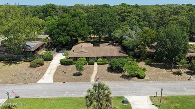 This spacious single-family home offers great bones and plenty - photo 5