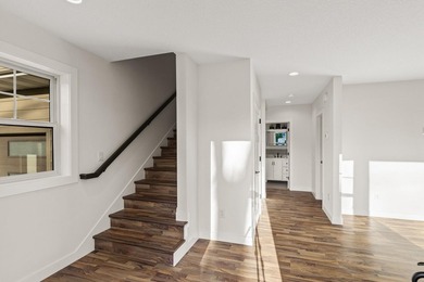 Professionally renovated, perfectly located in the heart of Lake - photo 5