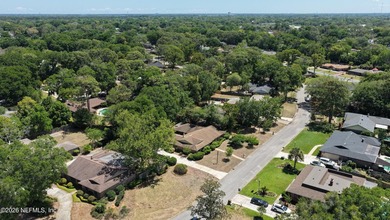 This spacious single-family home offers great bones and plenty - photo 7