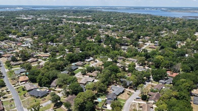 This spacious single-family home offers great bones and plenty - photo 10