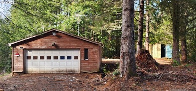 Unlock the potential of this 5.5-acre Brookings property - photo 3