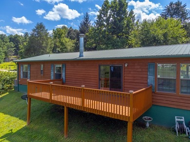 UNRESTRICTED    Top of the line Clayton manufactured home.  Well