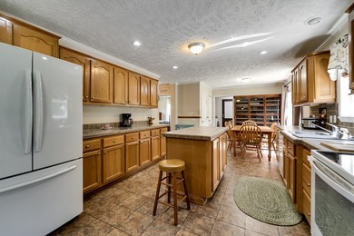 UNRESTRICTED    Top of the line Clayton manufactured home.  Well