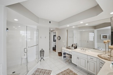 Sun-drenched oceanfront luxury awaits in this stunning SE corner - photo 3