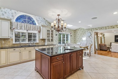 Welcome to 111 Palmyra Ave, a stunning 4/5-bedroom residence set - photo 11