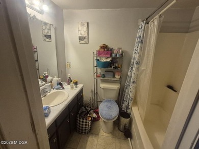 Charming 3 bedroom, 2 bath home full of potential! Perfect for a - photo 12