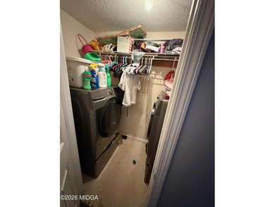 Charming 3 bedroom, 2 bath home full of potential! Perfect for a - photo 13