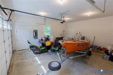 This gorgeous 3 bedroom (+guest suite/flex space) waterfront - photo 17