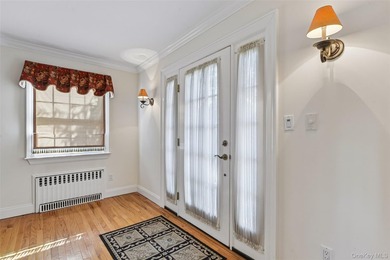 Welcome to 111 Palmyra Ave, a stunning 4/5-bedroom residence set - photo 17
