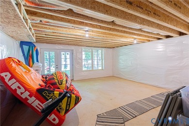 This gorgeous 3 bedroom (+guest suite/flex space) waterfront - photo 18