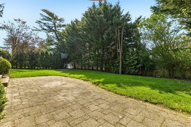 Welcome to 111 Palmyra Ave, a stunning 4/5-bedroom residence set - photo 29