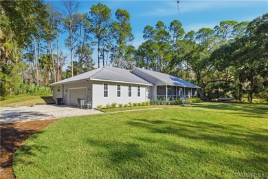 Beautiful 3 bedroom, 2.5 bath home located in the historic town - photo 31