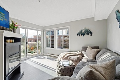 Southwest-facing suite in Polo Pacific, a boutique residence one - photo 3