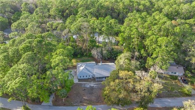 Beautiful 3 bedroom, 2.5 bath home located in the historic town - photo 32