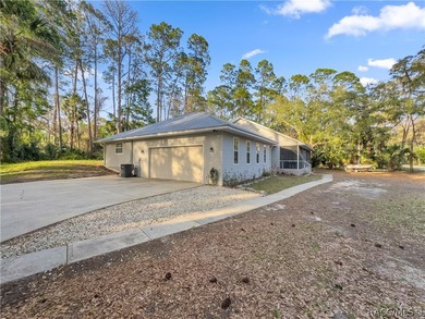Beautiful 3 bedroom, 2.5 bath home located in the historic town - photo 37