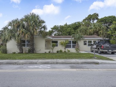 Beautifully renovated 3BR/2BA home on a landscaped corner lot - photo 2