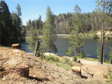 Lake Madrone Lot For Sale in Berry Creek California