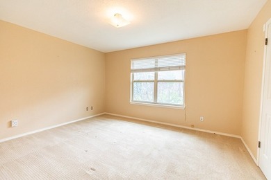 Charming and conveniently located, this well-maintained - photo 12