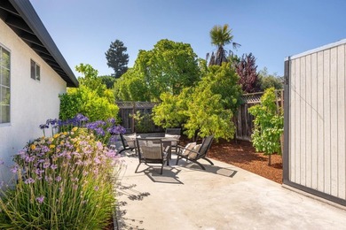 Tucked away on a quiet lane in the highly desirable Redwood - photo 16