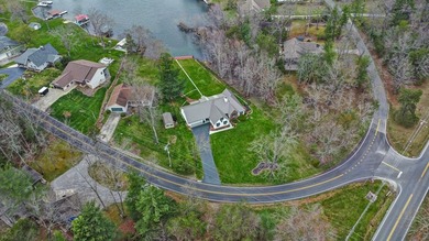 Dreaming of life on the lake? This home has it all! Step into an - photo 6